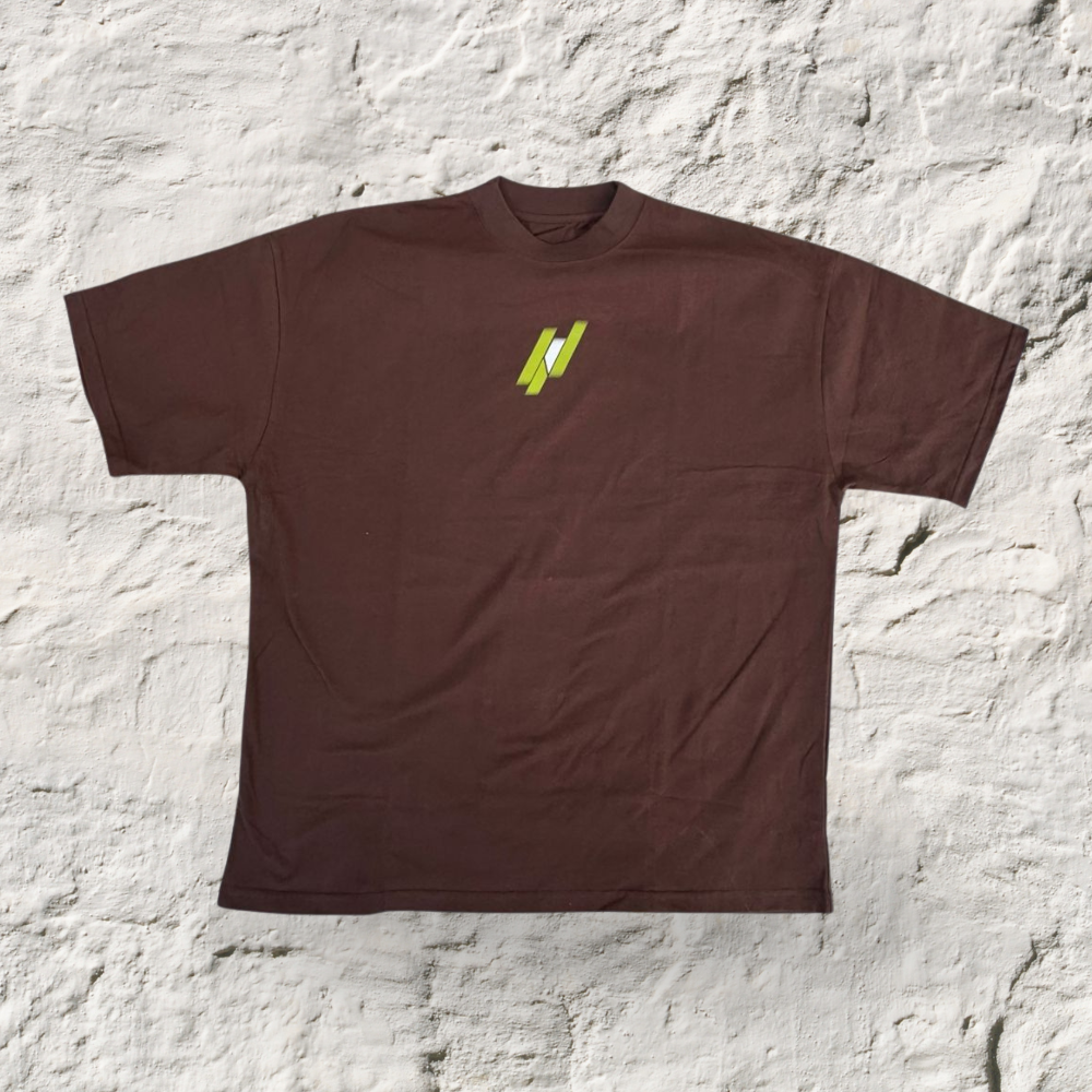 Playera Meta Oversize Color chocolate.