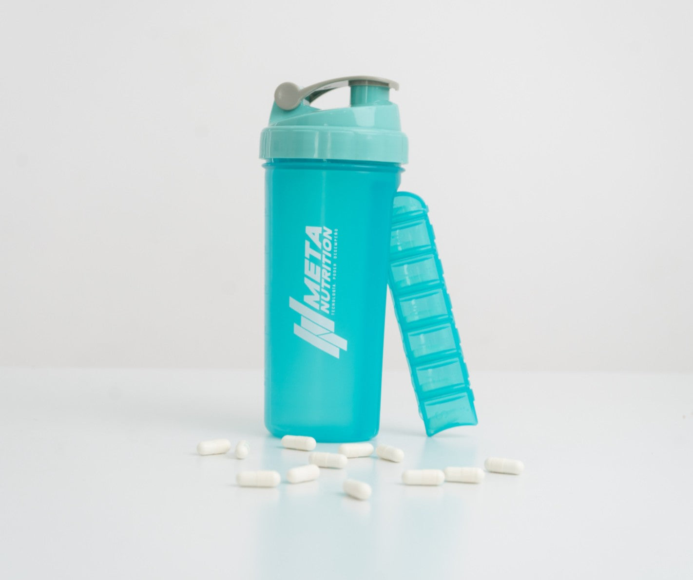 Meta Shaker con Pastillero Integrado.
