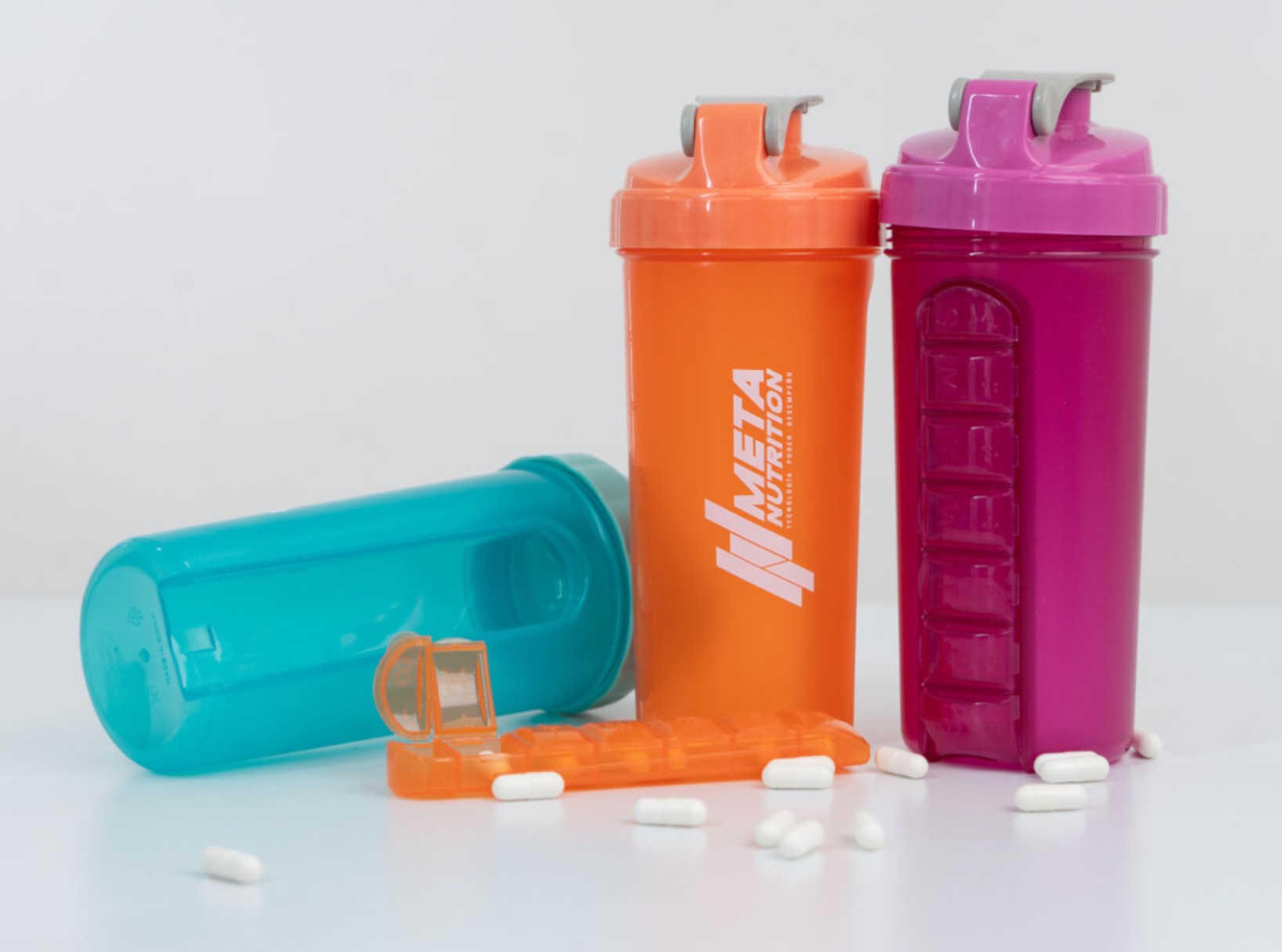 Meta Shaker con Pastillero Integrado.